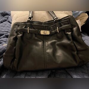 Elegant Black Leather Coach Chelsea Tote Bag